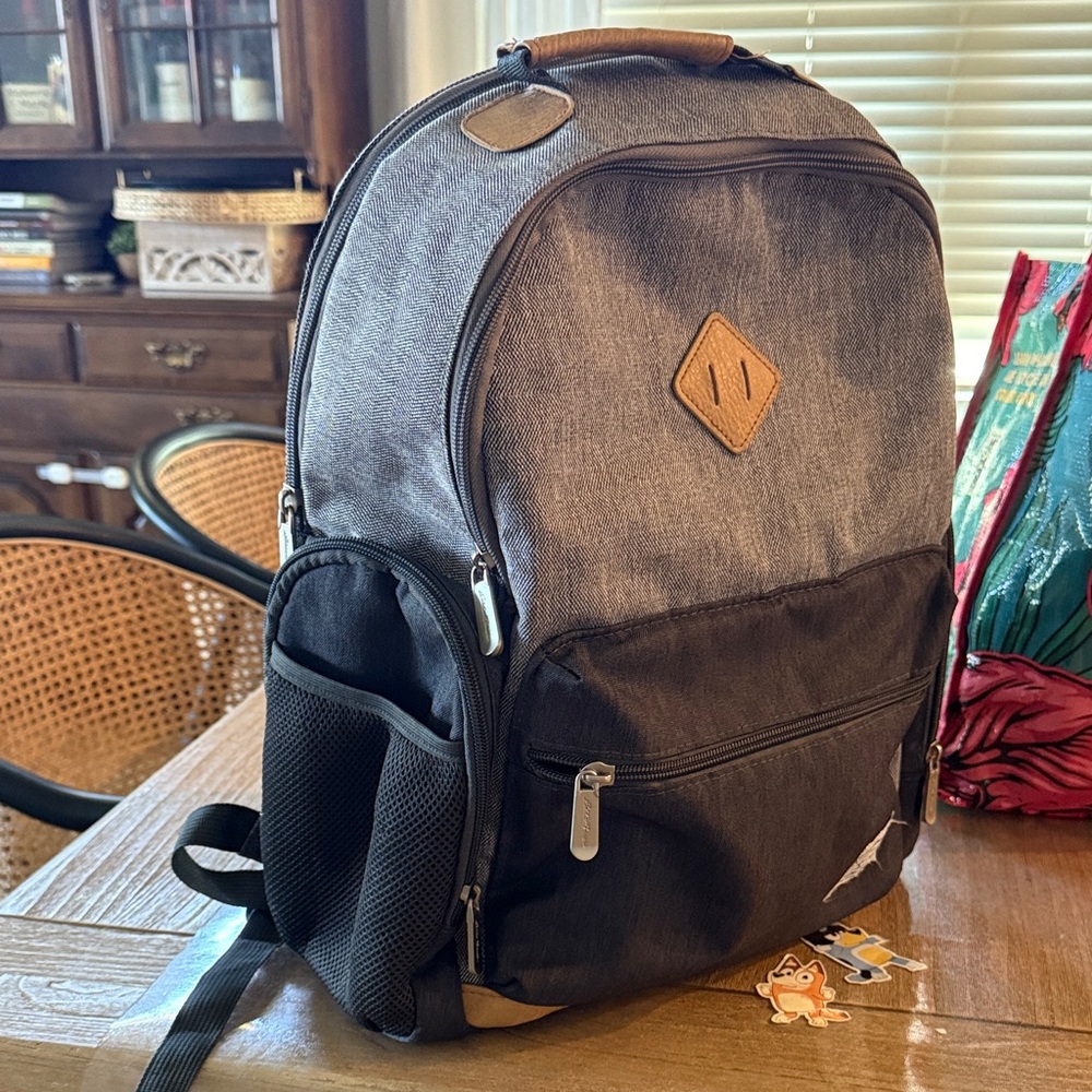 Eddie Bauer Charcoal and Black Backpack - Picture 3 of 6